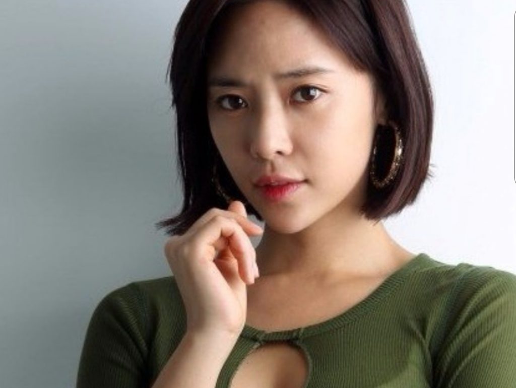 ฮวางจองอึม(Hwang Jung Eum)