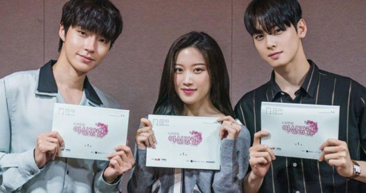 ชาอึนอู(Cha Eun Woo), มุนกายอง(Moon Ga Young) และฮวางอินยอบ(Hwang In Yeob) จากละครเรื่อง “True Beauty” ร่วมอ่านบทเป็นครั้งแรก