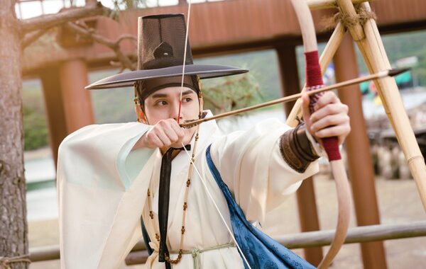 ละครประวัติศาสตร์เรื่องใหม่ทางช่อง KBS ปล่อยภาพนิ่งแรกของยูซึงโฮ(Yoo Seung Ho) ในฐานะผู้ตรวจการชั้นยอด