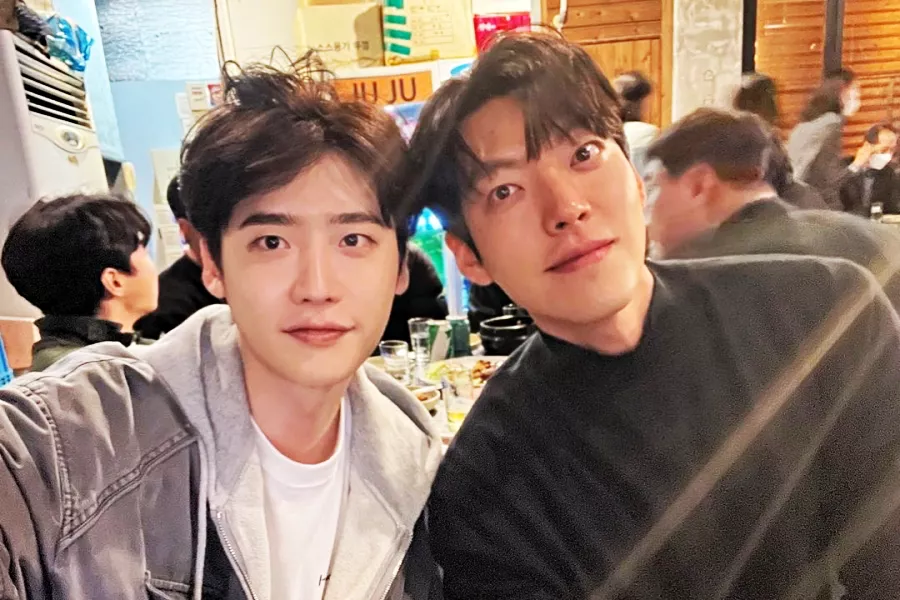 อีจงซอก(Lee Jong Suk) และคิมอูบิน(Kim Woo Bin)