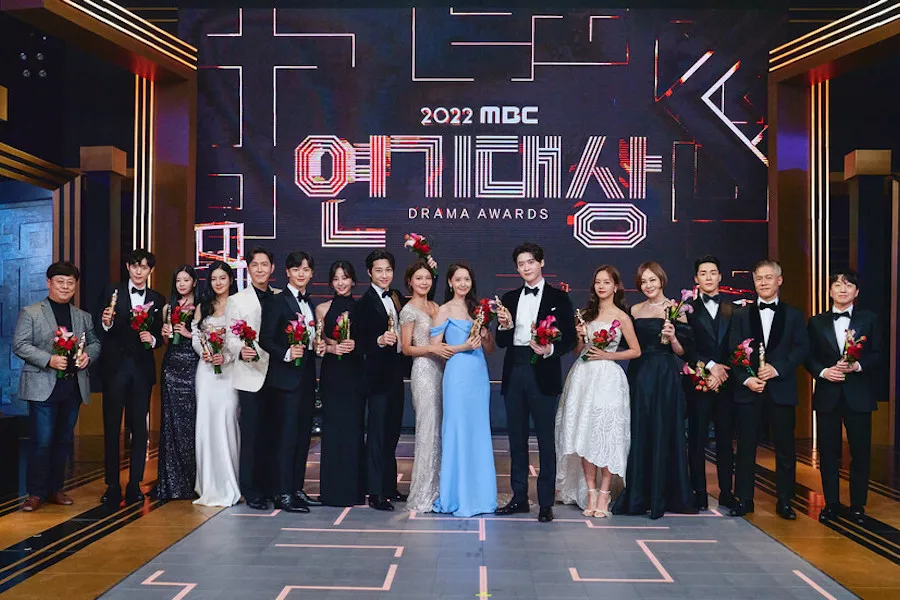 สรุปผลงานรางวัลจากงาน 2022 MBC Drama Awards